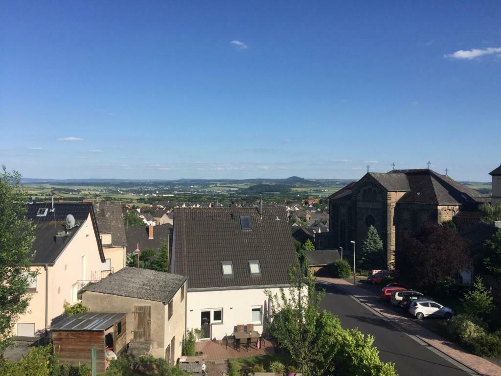 Ferienwohnungen Pellenzblick - Wohnen Auf Zeit - Nickenich Exteriör bild