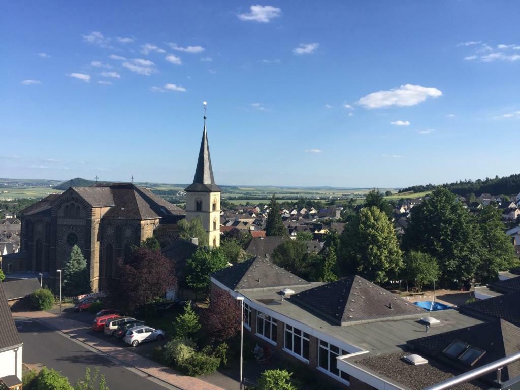 Ferienwohnungen Pellenzblick - Wohnen Auf Zeit - Nickenich Exteriör bild